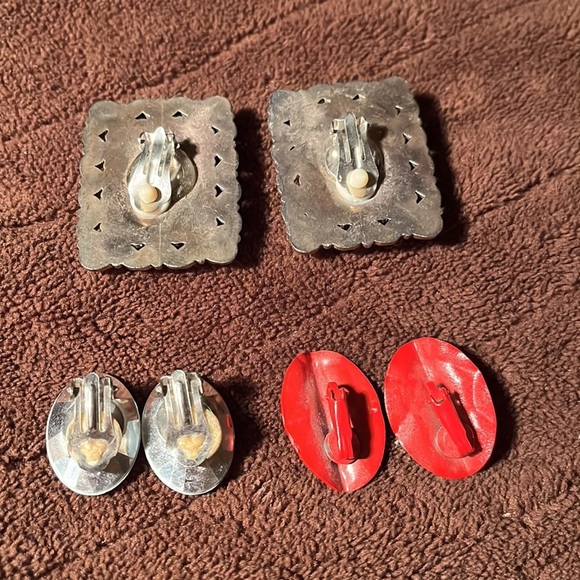 Vintage reds and rhinestones clip on earrings three pairs - Picture 2 of 5